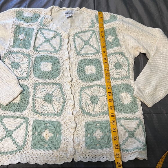 a&m collection vintage sweater Granny Square Vibe Stains Womens Size Medium - Picture 7 of 13